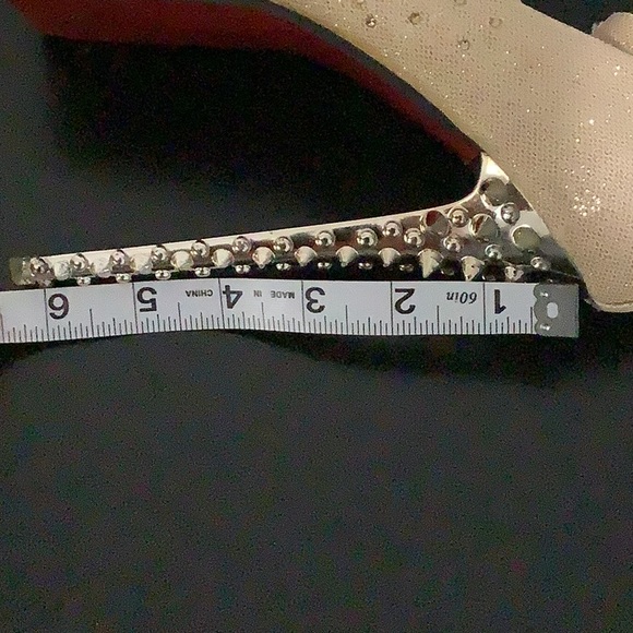 Yan Yi Shi Shang Champagne Stiletto Heels - Picture 9 of 9